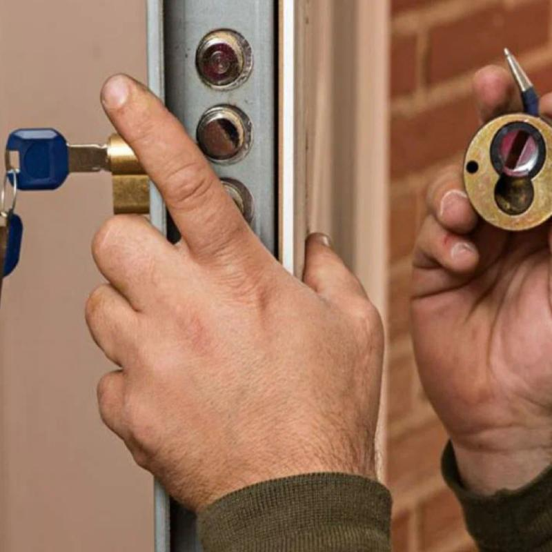 Ремонт дверных замков в Екатеринбурге загруженное (3).png